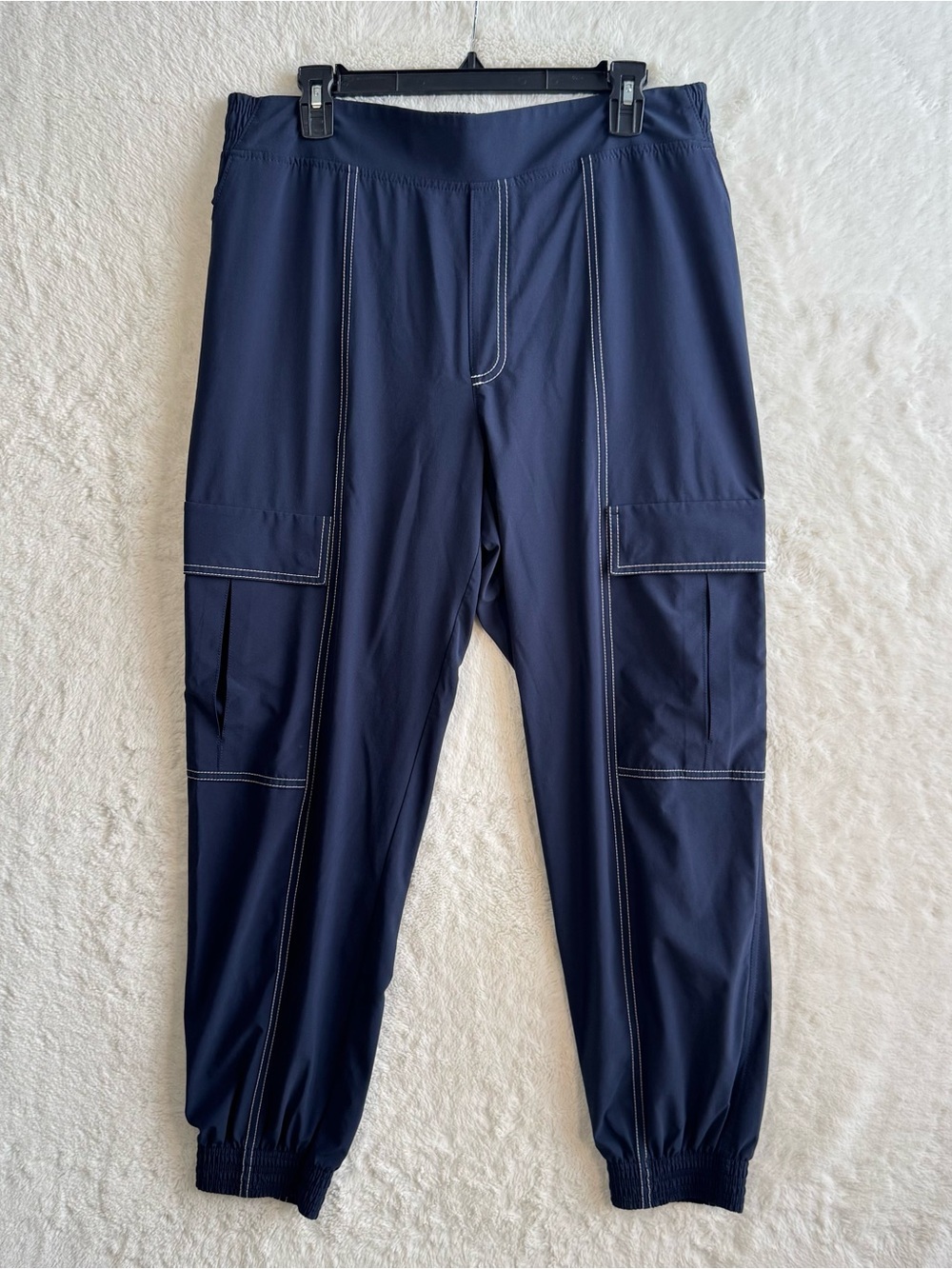 Athleta Chelsea Utility Joggers Pants Women’s 12 Navy Cargo Pockets Stretch Gym